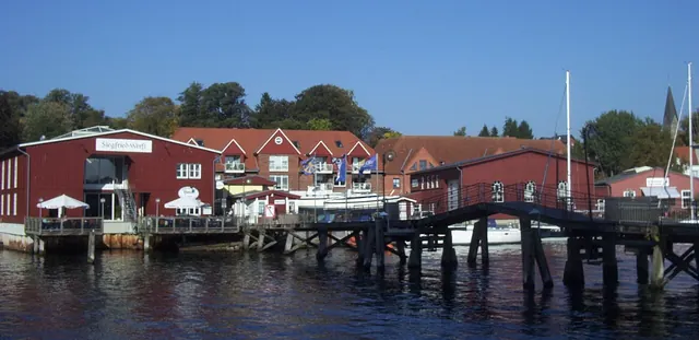 Přístav a dřevěný most v Eckernförde