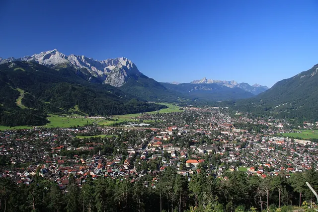 Garmisch-Partenkirchen a alpské vrcholy