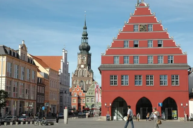 Radnice a náměstí v Greifswaldu