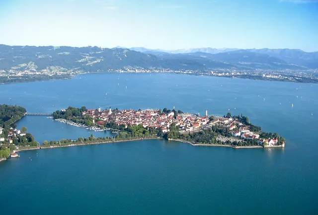 Ostrovní část Lindau na Bodamském jezeře