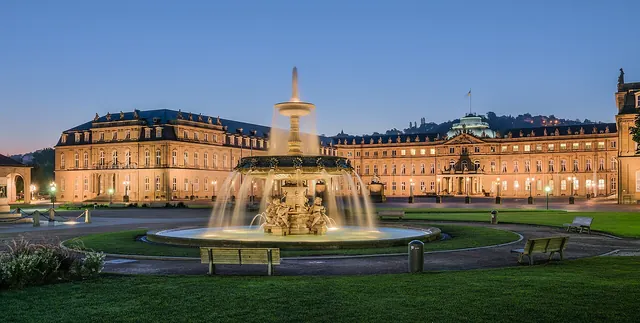 Nový zámek a Schlossplatz ve Stuttgartu